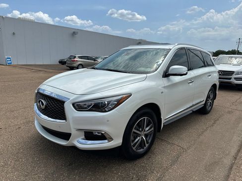 Used 2020 INFINITI QX60 Luxe w/ Essential Package FWD image 1