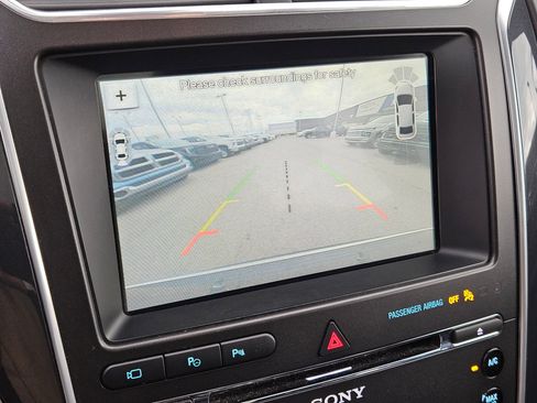 Used 2018 Ford Explorer Platinum image 26