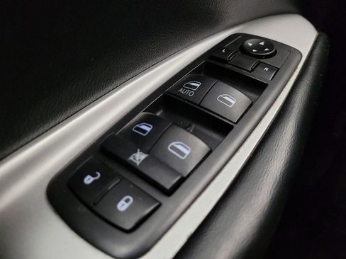 Used 2019 Dodge Journey SE w/ Blacktop Package image 27