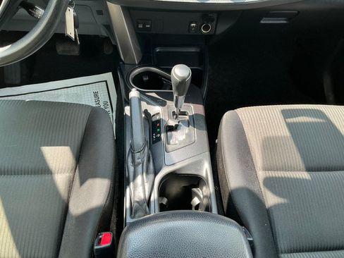 Used 2018 Toyota RAV4 LE w/ Carpet Mat Package AWD/4WD image 35
