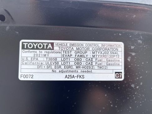 Used 2021 Toyota RAV4 XLE AWD/4WD image 25