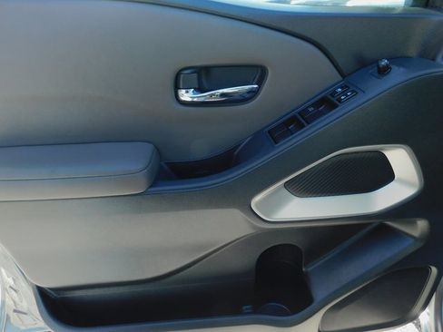 Used 2022 Nissan Frontier SV image 26