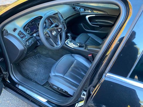 Used 2017 Buick Regal Sport Touring image 11