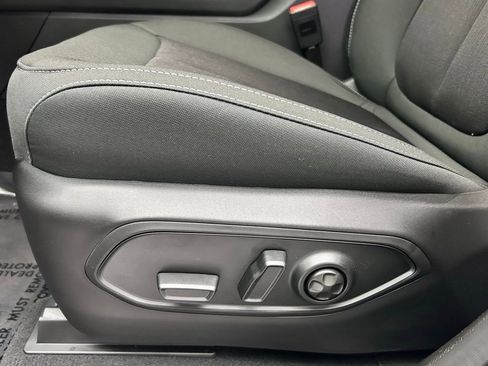 New 2025 Jeep Grand Cherokee Laredo X image 16