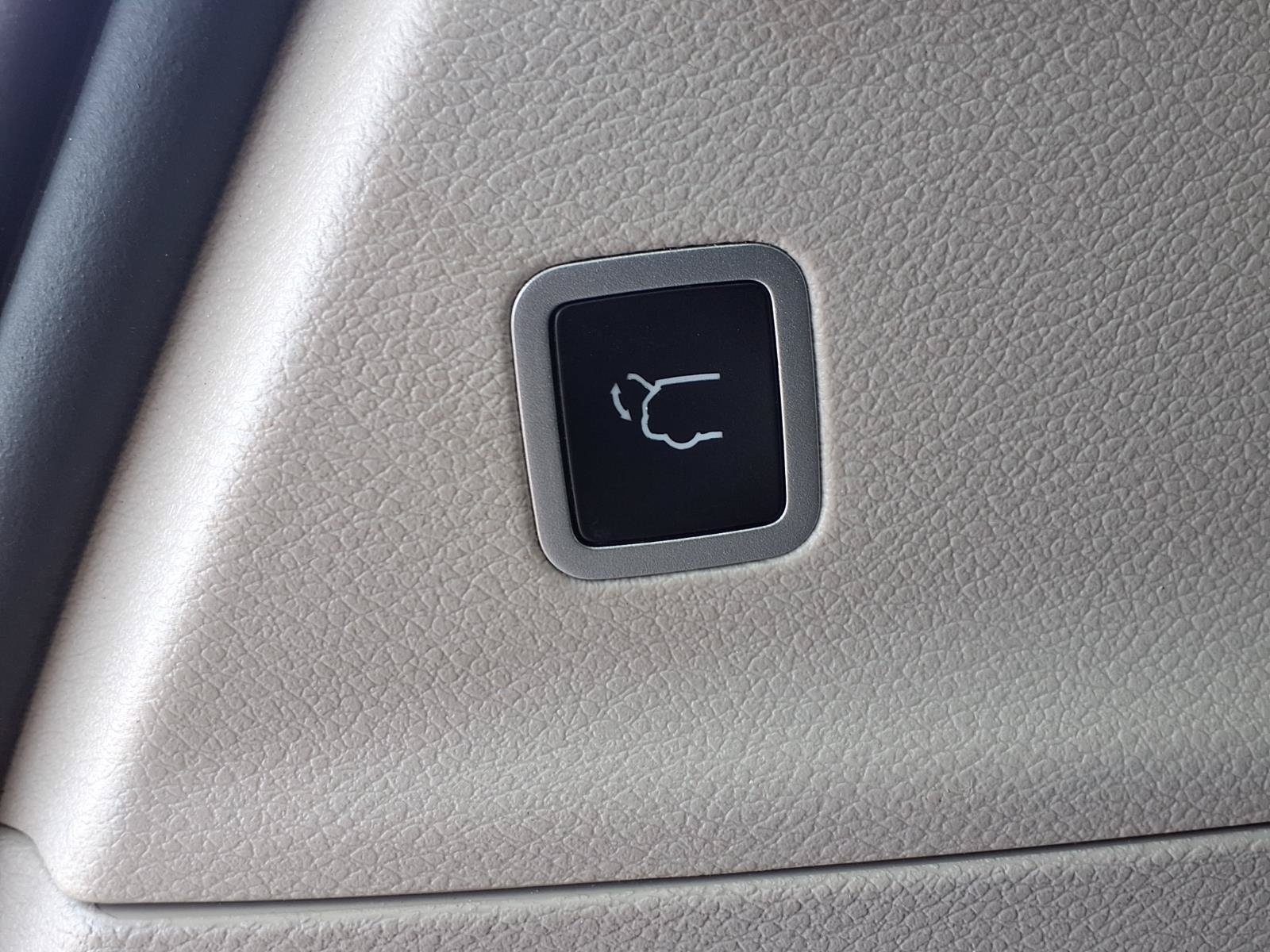 Used 2024 Chrysler Pacifica Touring-L FWD image 20