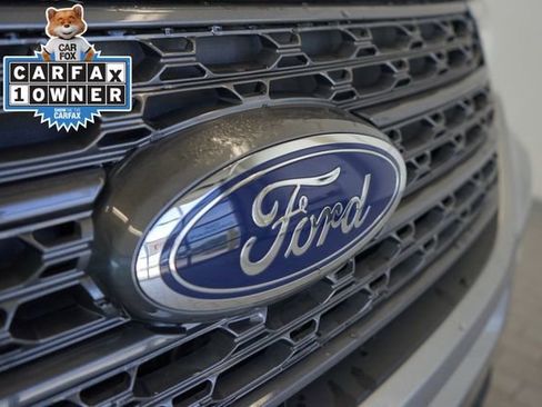Used 2023 Ford Explorer XLT w/ Equipment Group 202A AWD/4WD image 19