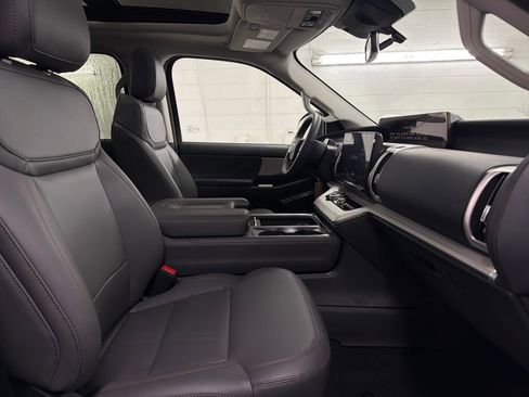 New 2025 Ford Expedition Max Active image 29