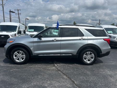 Certified 2023 Ford Explorer XLT w/ Equipment Group 202A AWD/4WD image 4