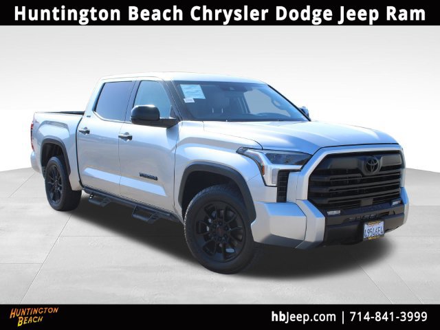 Used 2022 Toyota Tundra SR5 RWD image 1