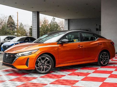 Certified 2025 Nissan Sentra SR w/ SR Premium Package image 1