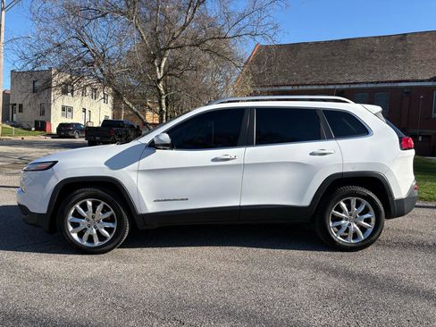Used 2016 Jeep Cherokee Limited w/ Luxury Group image 5