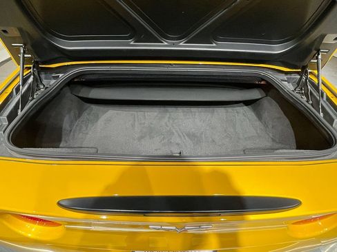Used 2005 Chevrolet Corvette Convertible w/ Preferred Equipment Group RWD image 36