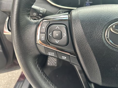 Used 2017 Toyota Avalon XLE w/ Carpet Mat Package FWD image 13