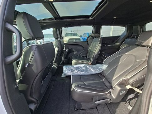New 2026 Chrysler Pacifica Limited w/ S Appearance Package image 45