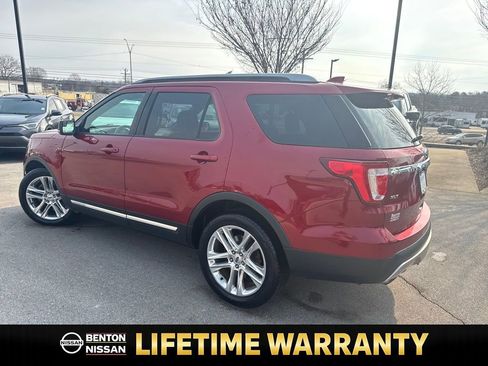 Used 2017 Ford Explorer XLT w/ Equipment Group 202A image 6