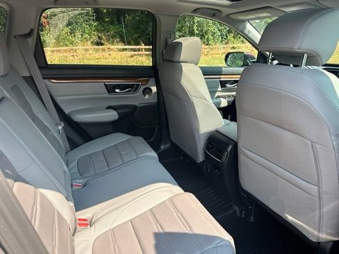 Used 2018 Honda CR-V Touring image 18