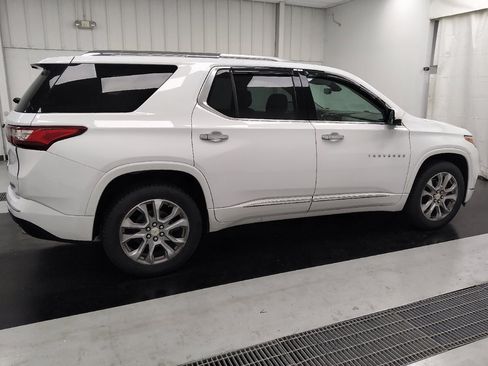 Used 2018 Chevrolet Traverse Premier w/ Driver Confidence II Package FWD image 10