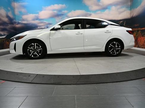 Used 2024 Nissan Sentra SV FWD image 5