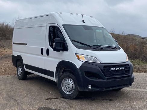 New 2025 RAM ProMaster 2500 w/ Convenience Group FWD image 25