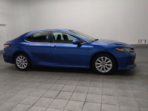 Used 2019 Toyota Camry LE FWD image 11