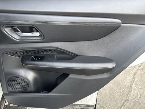 Certified 2023 Nissan Ariya FWD image 20