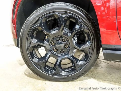 Certified 2025 GMC Yukon XL Denali image 9