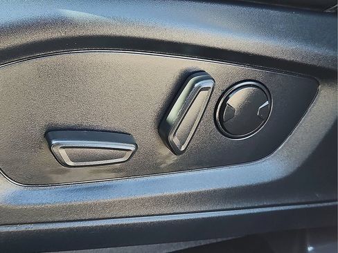 Used 2025 Ford Explorer ST-Line AWD/4WD image 18