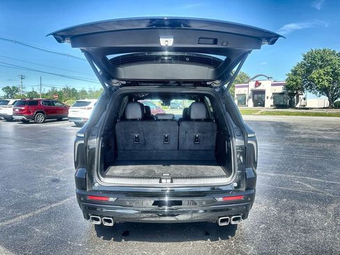 Used 2024 Chevrolet Traverse RS AWD/4WD image 25
