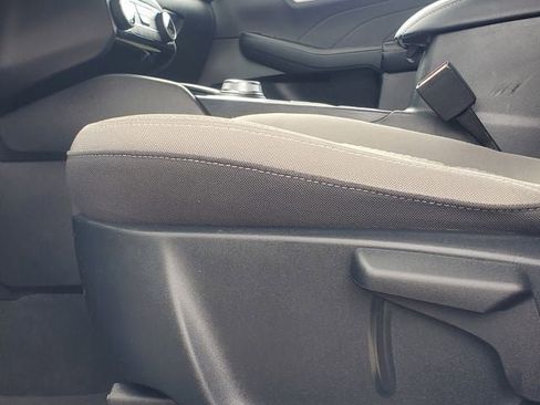 Used 2022 Ford Escape SE w/ SE Sport Appearance Package FWD image 6