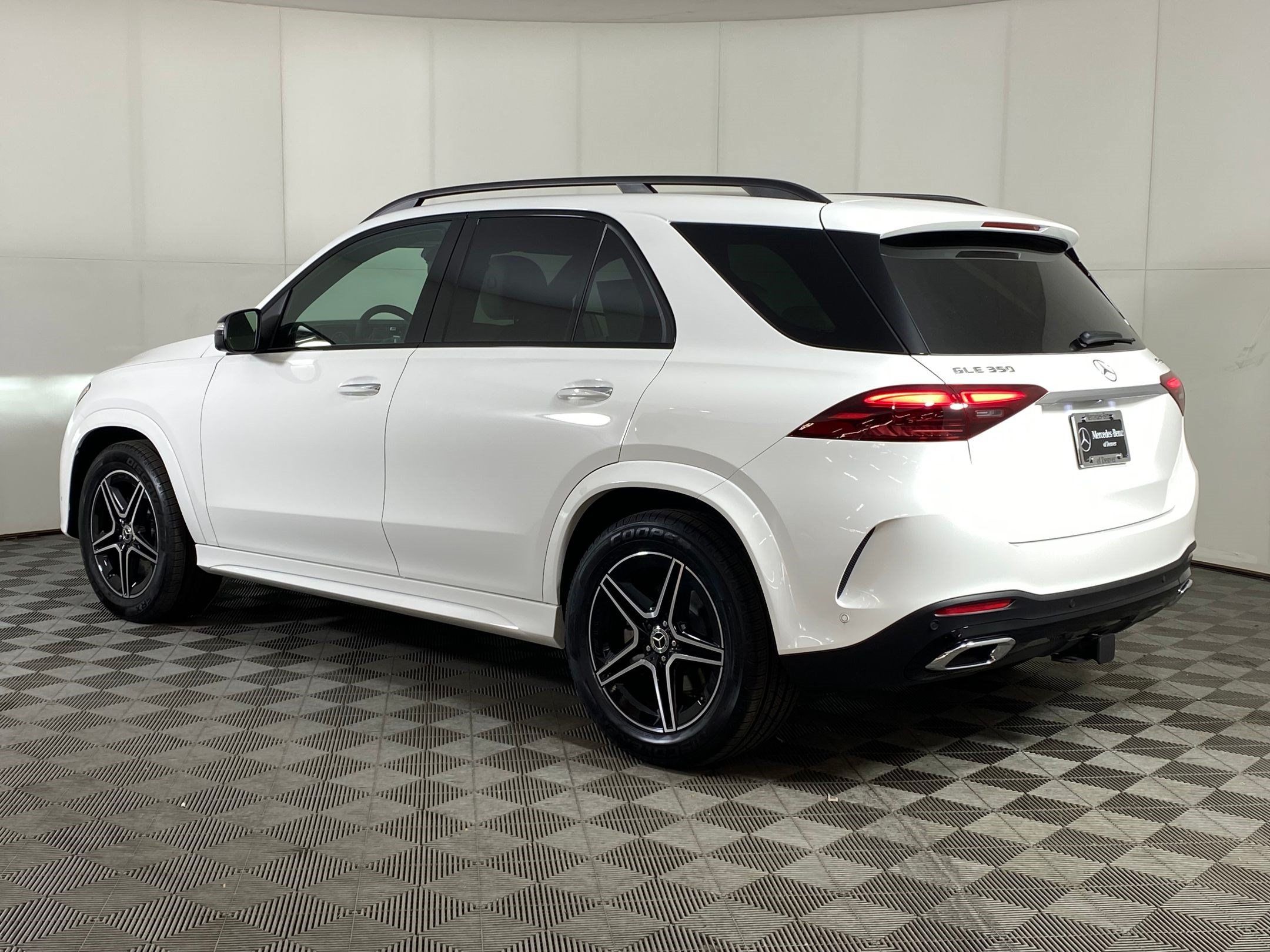 Used 2026 Mercedes-Benz GLE 350 4MATIC image 3
