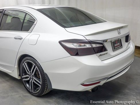 Used 2016 Honda Accord Sport image 9