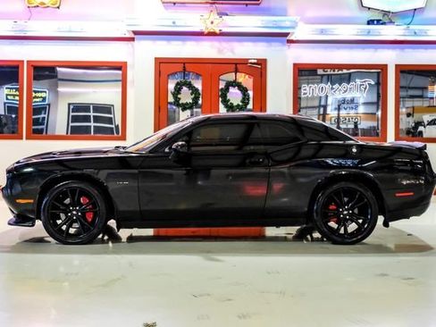 Used 2018 Dodge Challenger R/T w/ Blacktop Package image 11
