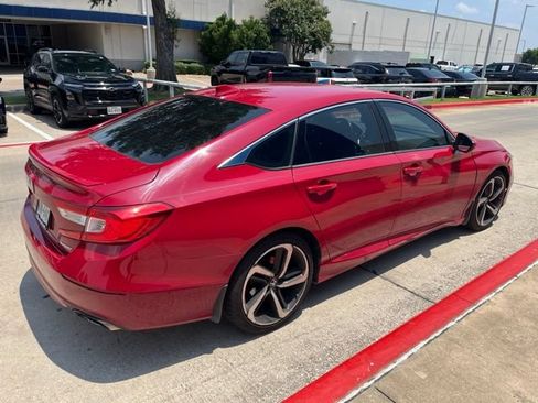 Used 2018 Honda Accord Sport image 7