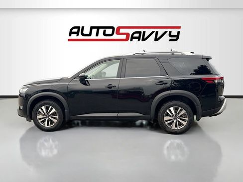 Used 2023 Nissan Pathfinder SL w/ Lighting Package (N92) AWD/4WD image 4
