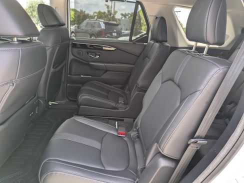 Used 2023 Honda Pilot Touring image 14