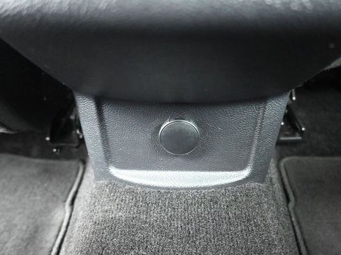 Used 2017 Ford Fusion SE image 32