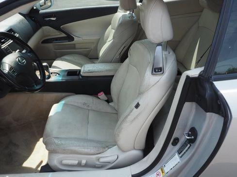 Used 2010 Lexus IS 250C RWD image 14