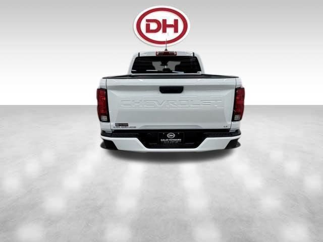 Used 2024 Chevrolet Colorado LT AWD/4WD image 9
