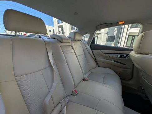 Used 2012 INFINITI M37 w/ Premium Pkg image 22