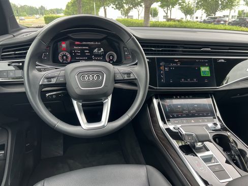 Used 2023 Audi Q7 2.0T Premium Plus AWD/4WD image 30