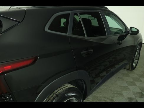 Used 2024 Chevrolet Trax LT w/ Driver Confidence Package image 16