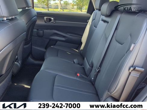 New 2025 Kia Sorento S image 14