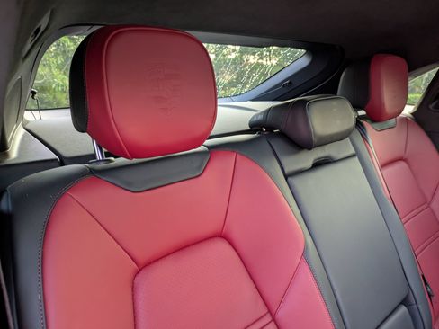 Used 2025 Porsche Cayenne GTS AWD/4WD image 35