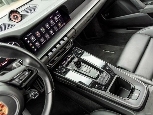 Certified 2022 Porsche 911 Carrera GTS image 32