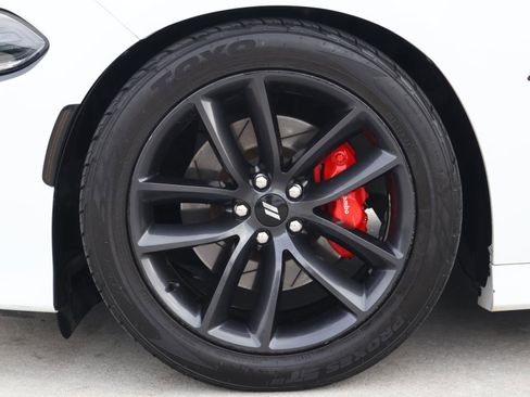 Used 2019 Dodge Charger R/T w/ Performance Handling Group image 9