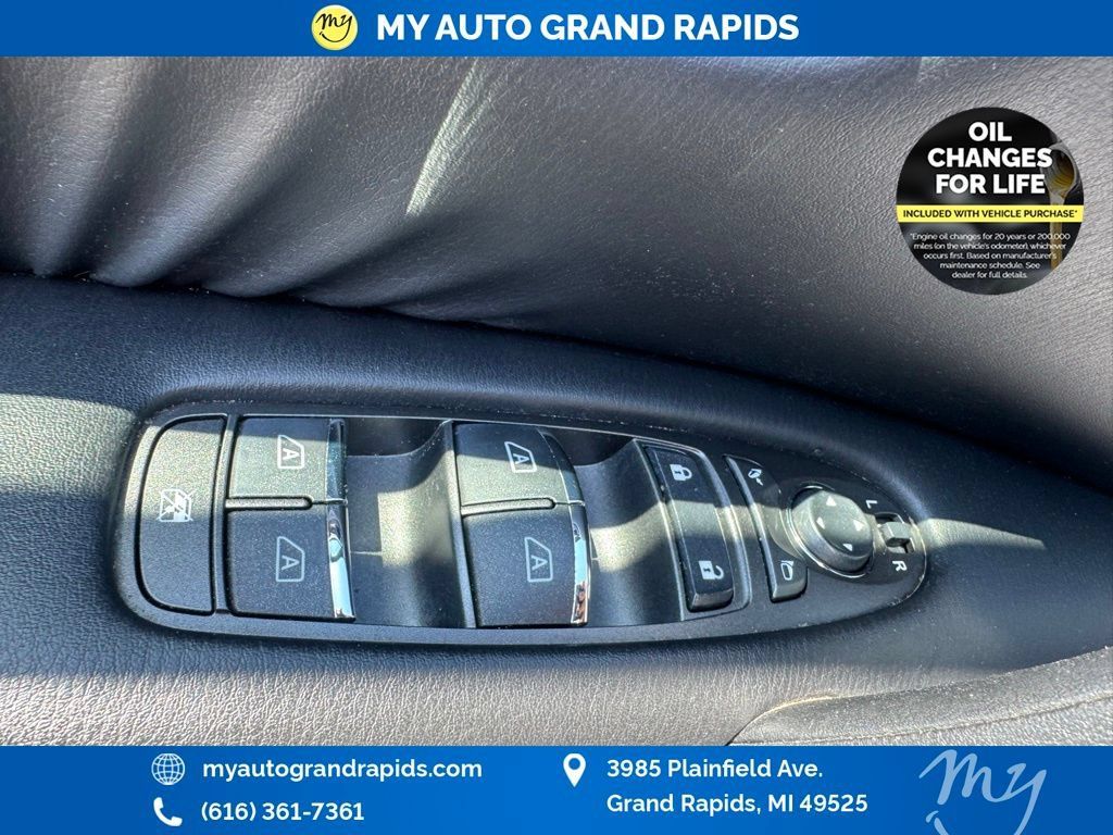 Used 2024 Nissan Armada SV AWD/4WD image 13