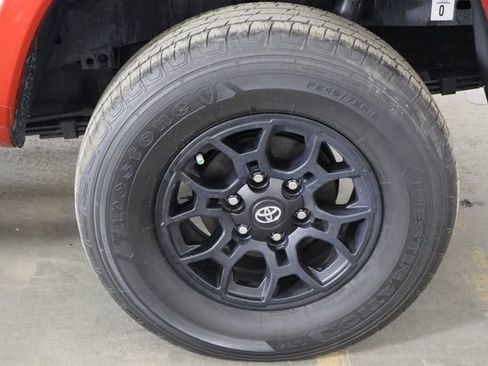 Used 2021 Toyota Tacoma SR5 RWD image 32