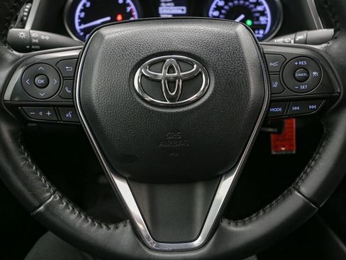 Used 2020 Toyota Camry SE image 28