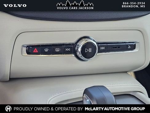Used 2023 Volvo XC90 B5 Core w/ Protection Package Premier image 22