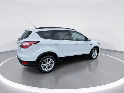 Used 2018 Ford Escape SE image 8